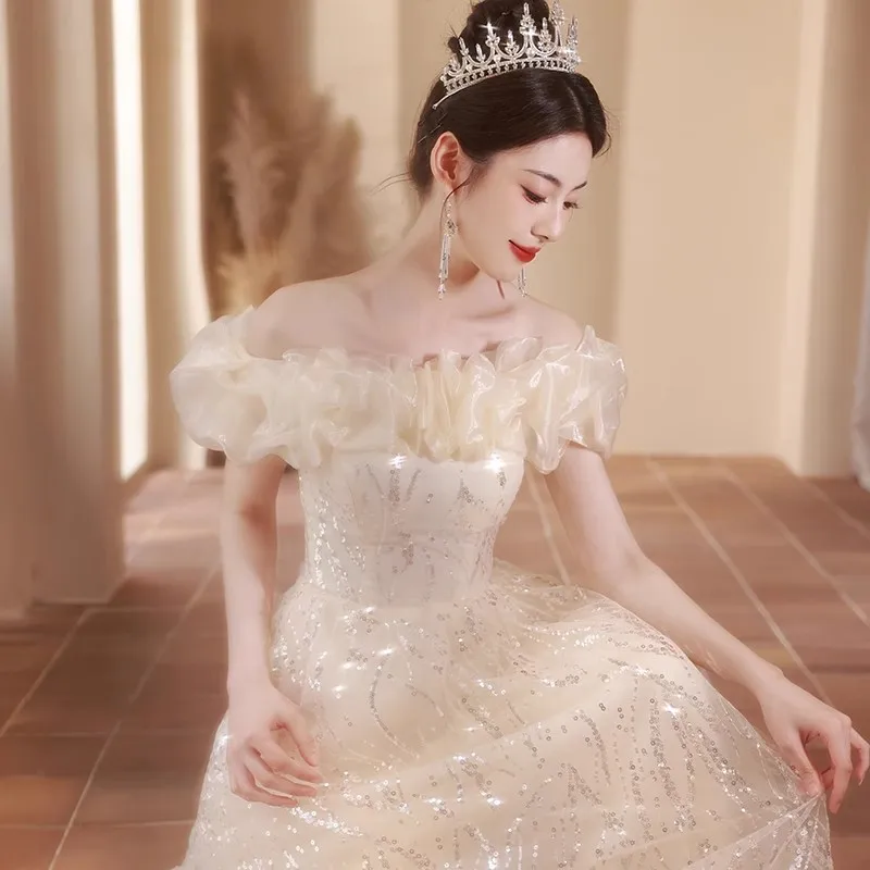 Elegant Evening Dress 2025 New Women's Champagne Color High End One Shoulder Birthday Banquet Temperament Niche Host Dress