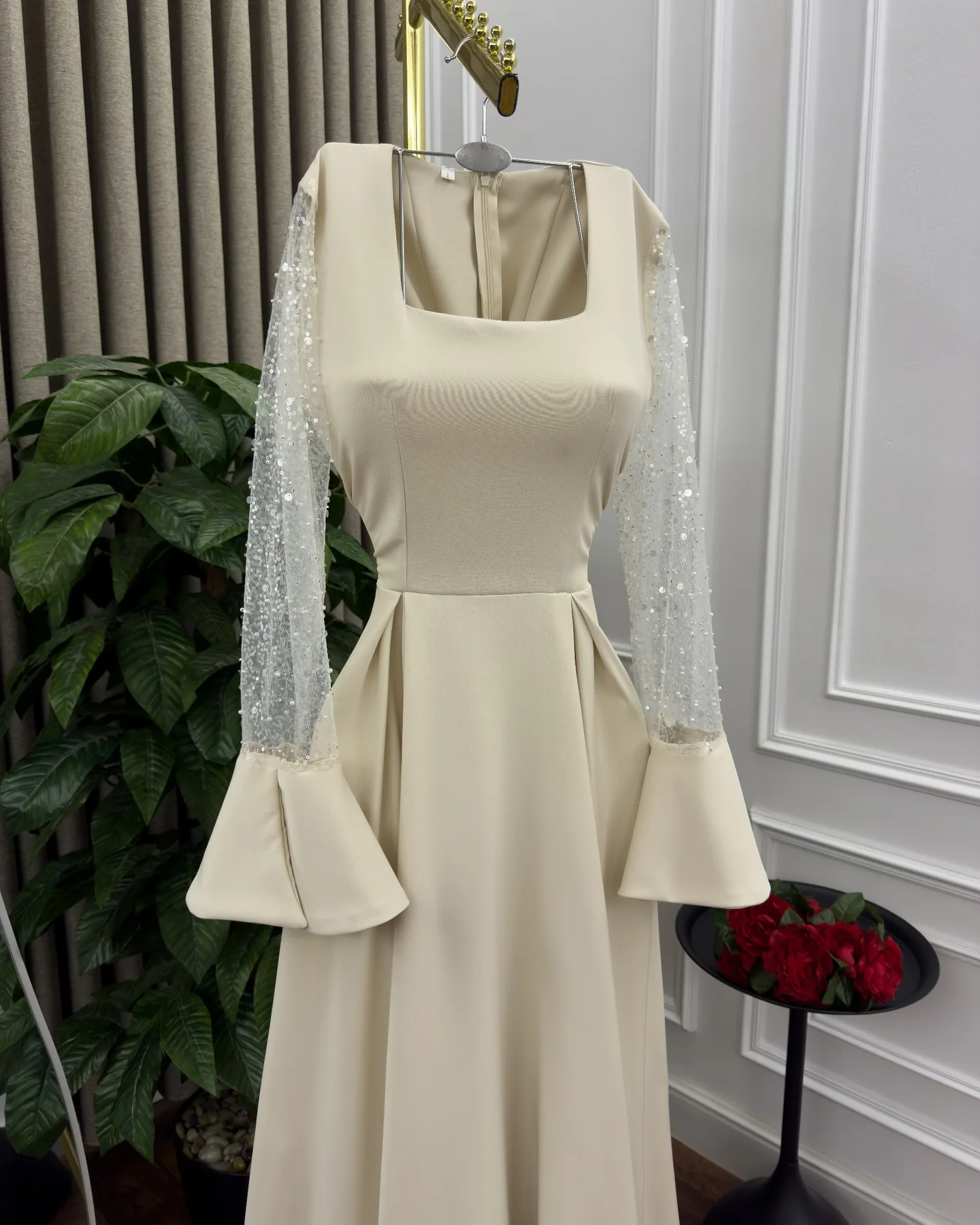 Vestido de noche personalizado Jersey clásico cuello cuadrado lentejuelas mangas largas vestidos de graduación exquisitos vestidos de fiesta de tren de barrido