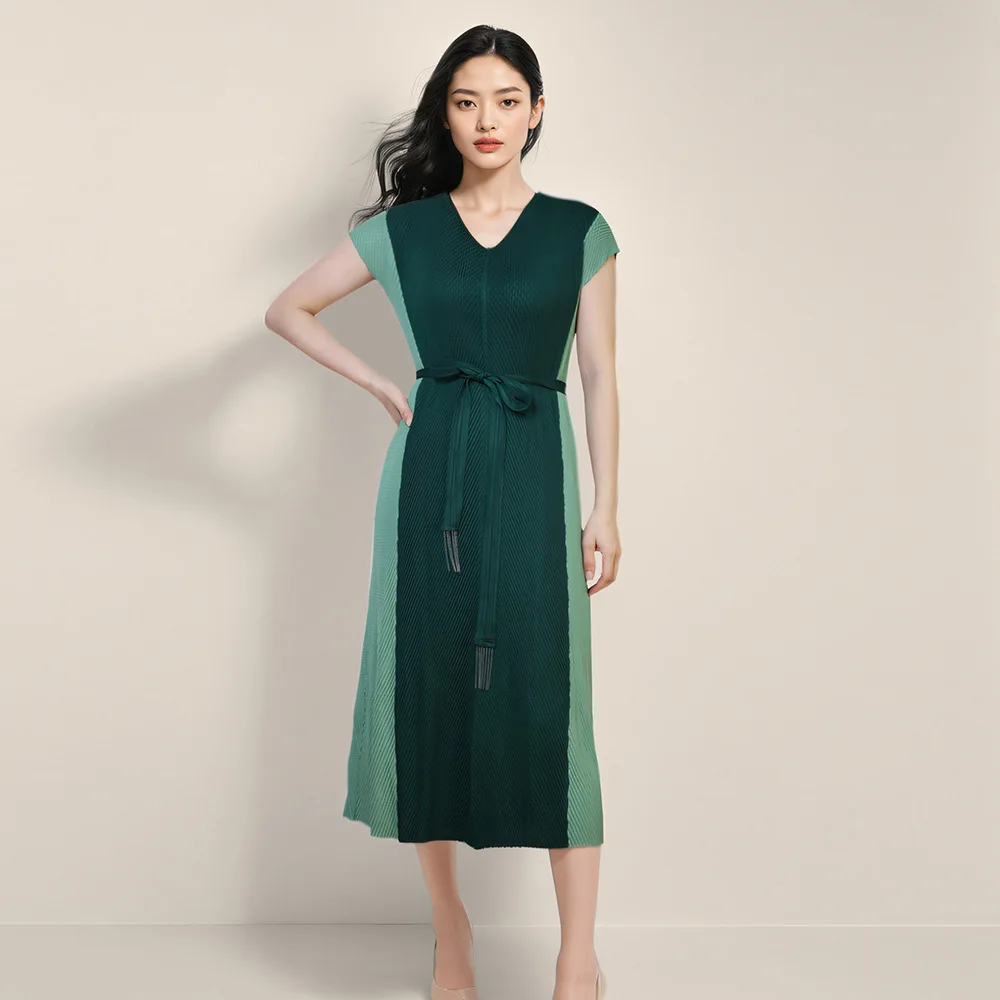 

Pleated dress women's short-sleeved large-size thin belly-covering high-end contrasting color fish scale pleated skirt fashionab