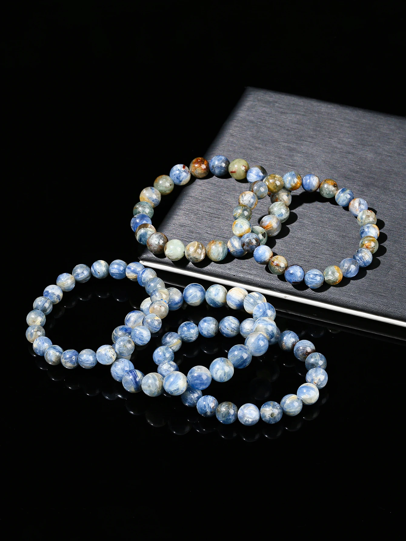 Armband aus Natursteinen, blaues Kyanit-Steinarmband, Edelsteinperlen, Chakra-Stein-Schmuck für Damen und Herren, spirituelles Geschenk. – Detail 9