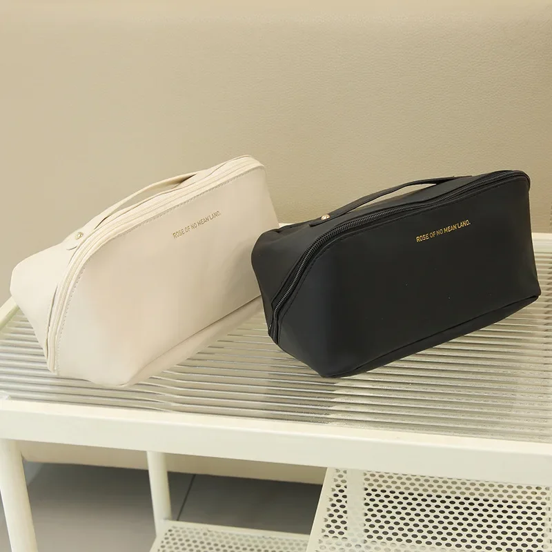 

Trendy Pillow-Shaped Cosmetic Organizer - Washable PU Large-Capacity Travel Makeup Bag for Women, Toiletry Pouch with Zipper