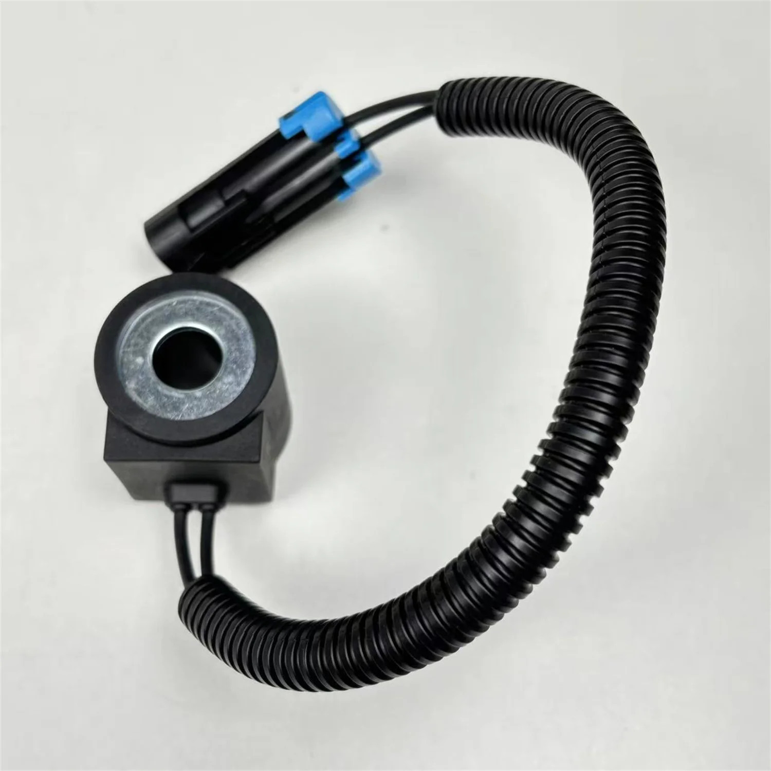 คอยล์โซลินอยด์วาล์ว 24V รุ่น 6675559 สำหรับรถตักล้อยาง 463 751 A220 A300 A770 S100 S130 S150 S160 S175 S185 S205 S220