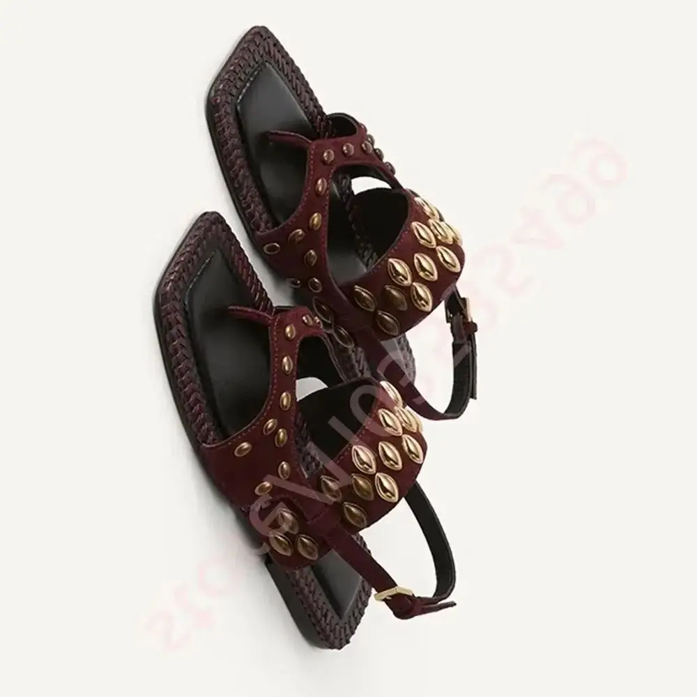 

Летние плетеные женские сандалии с заклепками, 2025 г., пляжные и отпускные римские сандалии с застежкой на носок, уличная мода, повседневные сандалии на плоской подошве в богемном стиле