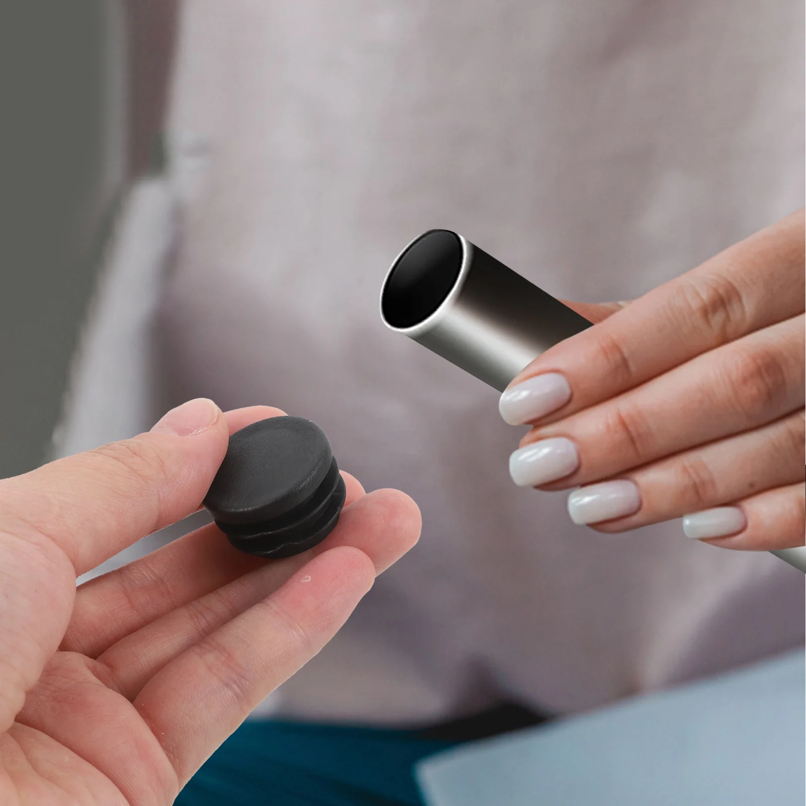 

30Pcs Round Plastic Tube Insert Caps Black Furniture Leg End Caps Chair Table Glide Protection Stable Support Scratch Proof