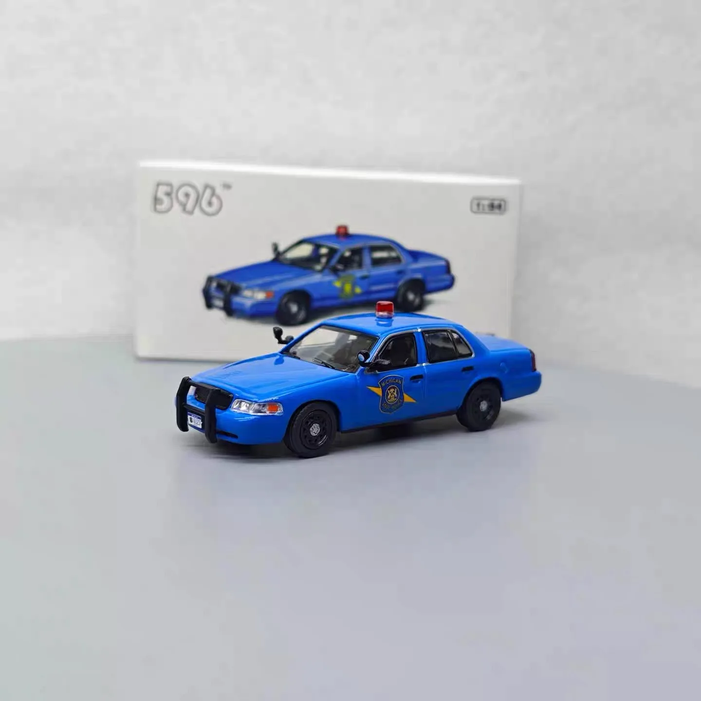 596 1:64 Wagoneer/CV/Tahoe/Suburban/Express/ Taurus alloy car model