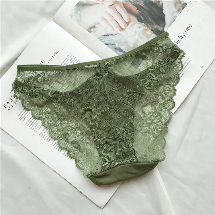 Wireless Lace Bra and Panties Set, Thin Cup, Sexy and Comfortable, Perfect for Large Bust DECup