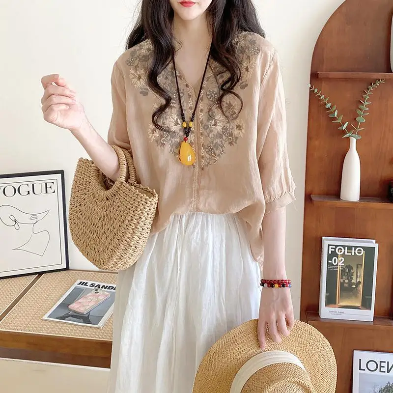 

Хлопковая блузка с цветочной вышивкой, женская летняя блузка 2025, новинка пригородной искусства, свободная толстовка с v-образным вырезом, топ со средним рукавом и v-образным вырезом