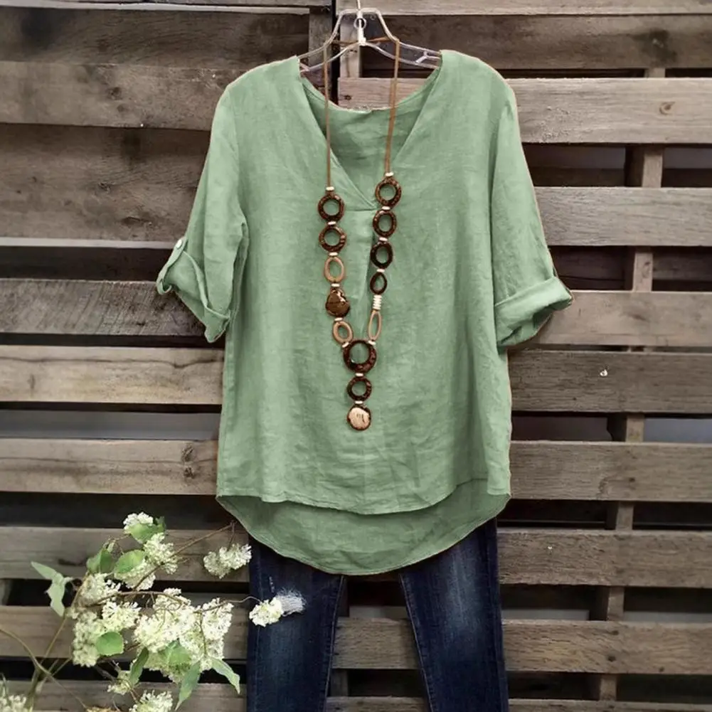 بلوزة نسائية من مزيج القطن برقبة على شكل حرف V وأكمام نصفية وتصميم فضفاض بلون واحد 	 قمصان نسائية أساسية متعددة الاستخدامات للعمل