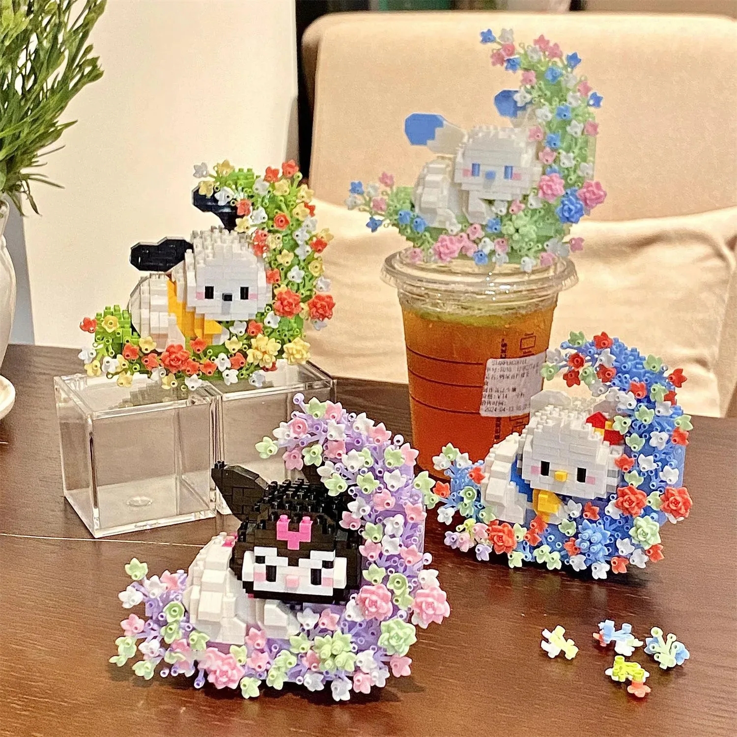 Sanrio Building Block Model Assembled Toys Anime Hello Kitty Flower Moon Series Splicing Block Toys Kawaii Desktop Decor Gift