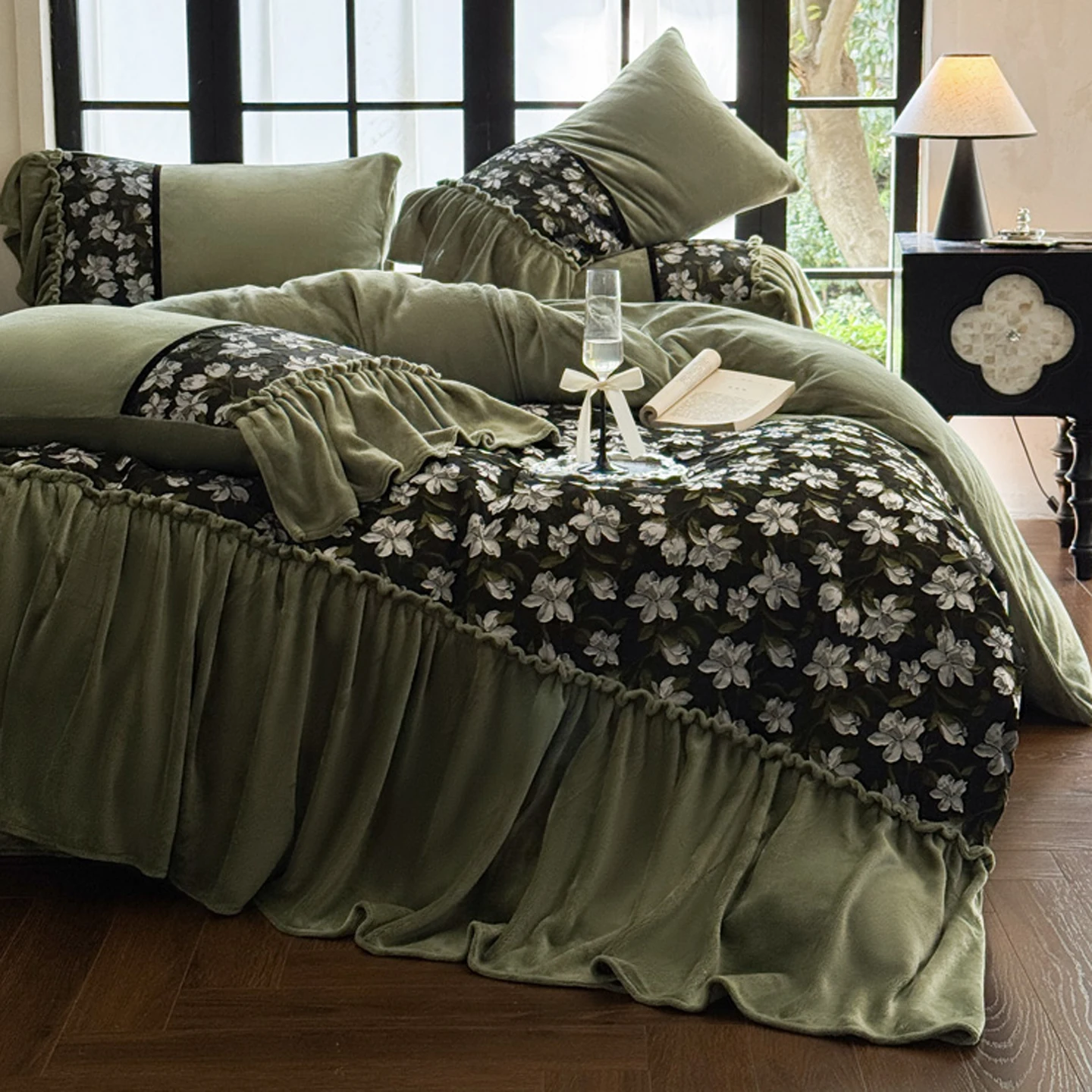 

Winter Four-Piece Set Double-Sided Floing Milk Velvet Floral Eing Warm Coral Velvet French Sle Bedding Quilt Cover eet