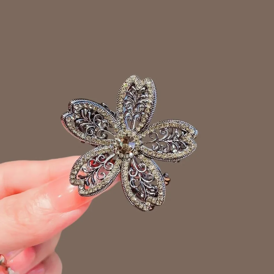 Black Color Rhinestone Hollow Flower Hair Clip Metal Women's Half-tied Hair Gripper Medium Size Korean Style Hair Accessories