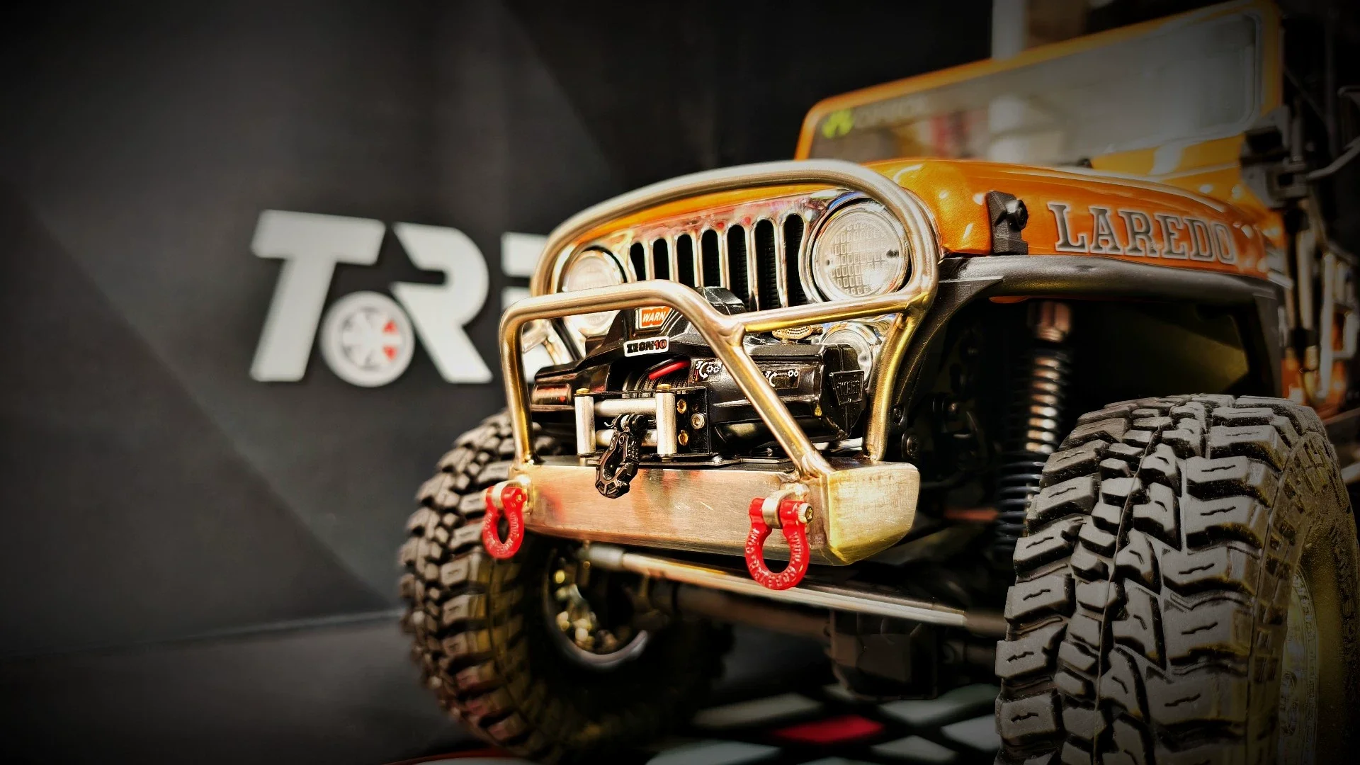 

AXIAL SCX10 III 1/10 Jeep CJ-7 V2 RC Rock Crawler Titanium TC4: Детали для тюнинга. Передний бампер, кронштейн для запасного колеса, боковые подножки, двери.