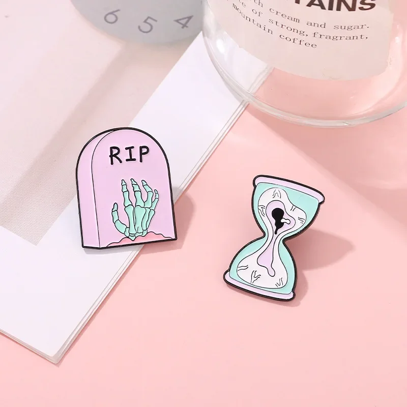 Intensive Phobia Enamel Pins wholesale Rip Skeleton Grave Hourglass Butterfly Pizza Strawberry Eyeball Brooches Fear Lapel Badge