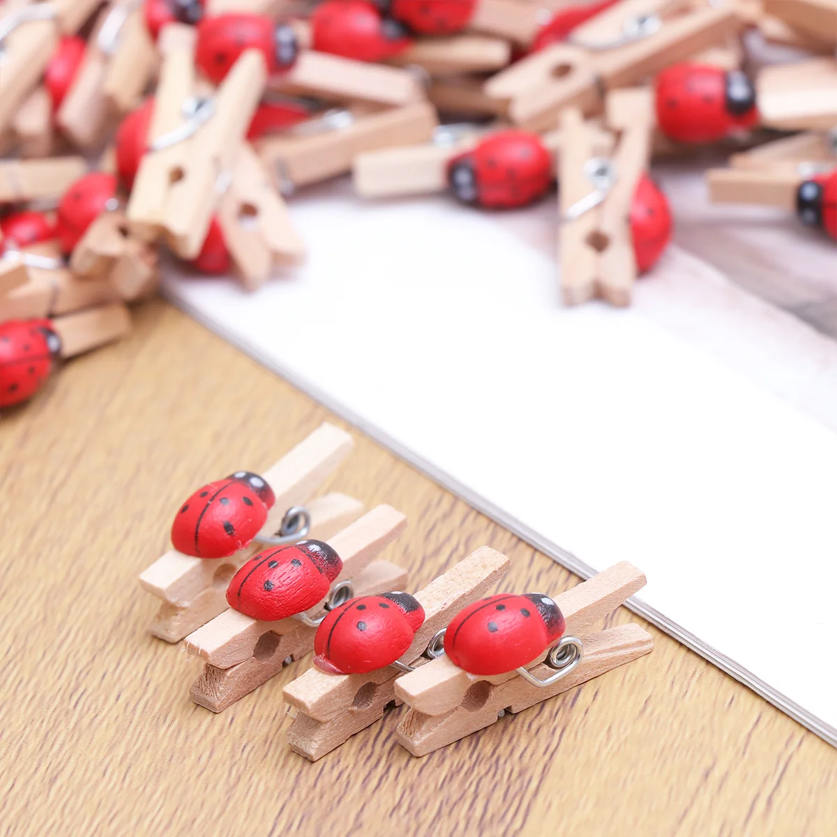 100 Pcs Small Ladybug Miss Nails Decoration Clothespins Pictures Wooden Bamboo Hanging Holder Lovely Photo Clip