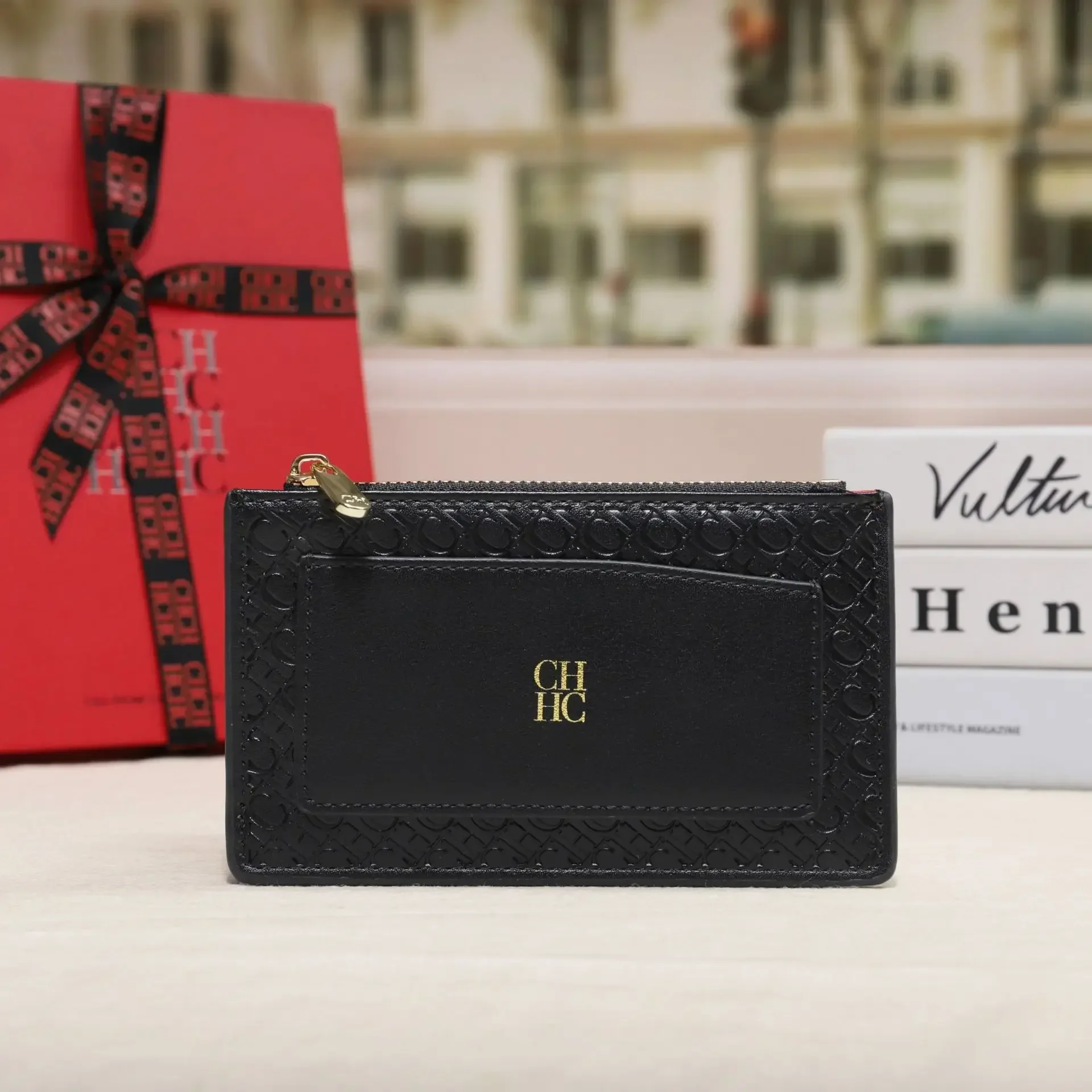 

Fashionable Letter Logo Crossbody Bag For Women With Trendy Design Solid Color Luxury Leather And Large Capacity