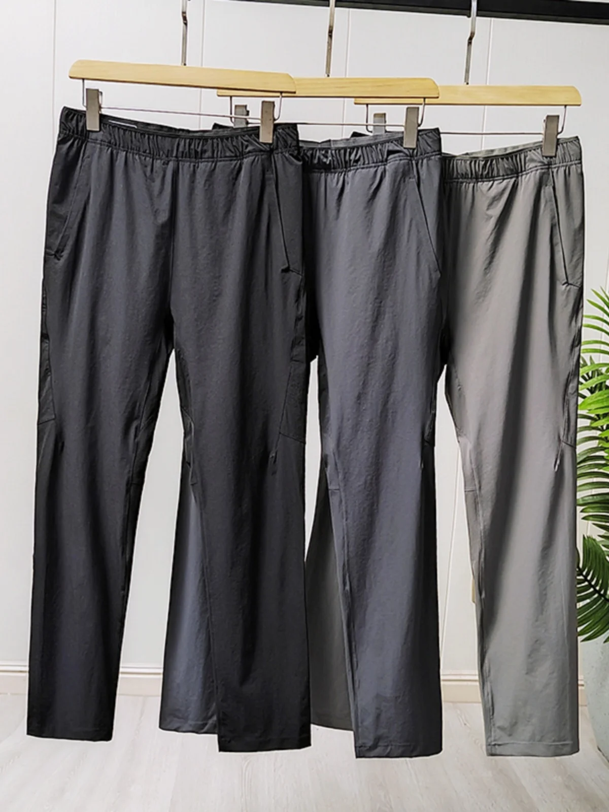 

Новые усовершенствованные спортивные брюки для активного отдыха, мужские летние брюки из ледяного шелка, быстросохнущие, дышащие, свободные, прямые, повседневные, модные