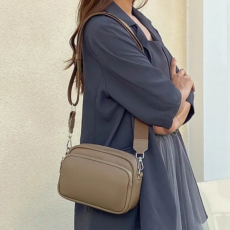

Women's fashion autumn and winter solid color wide shoulder strap versatile crossbody bag compartment design small square bag