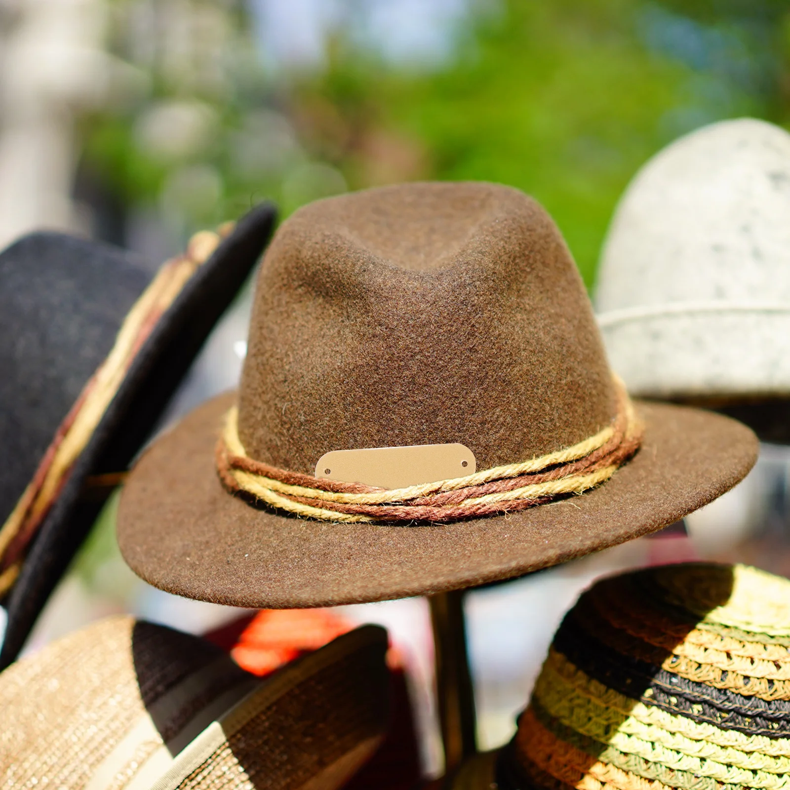 

100Pcs DIY Clothing Tags Handmade Embossed PU Labels Sewing Apparel Hat Clothing DIY Label Decor