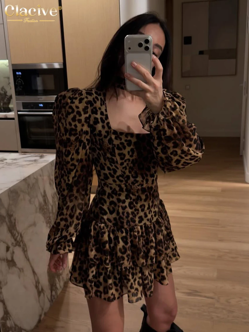 Clacive Sexy Slim Leopardenmuster Damenkleid Herbst Quadratischer Kragen Langarm Minikleider Elegantes klassisches plissiertes Damenkleid