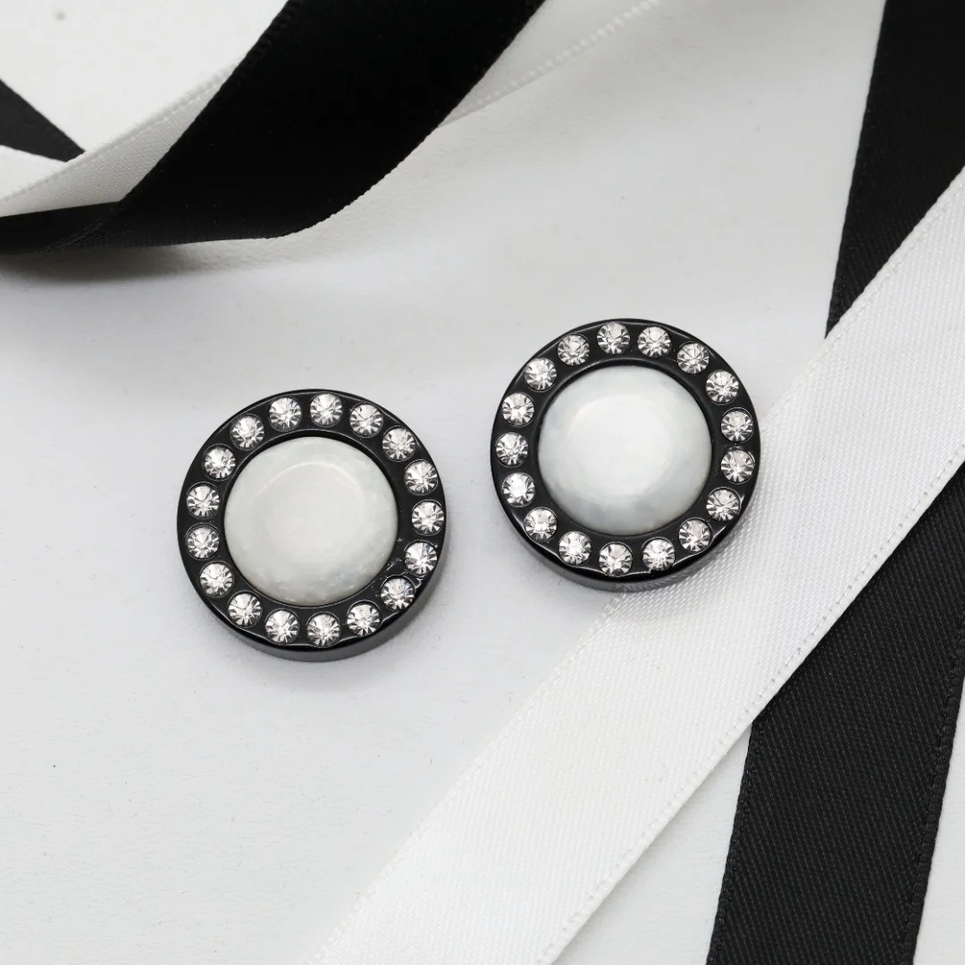 Round double color acrylic diamond stud earrings