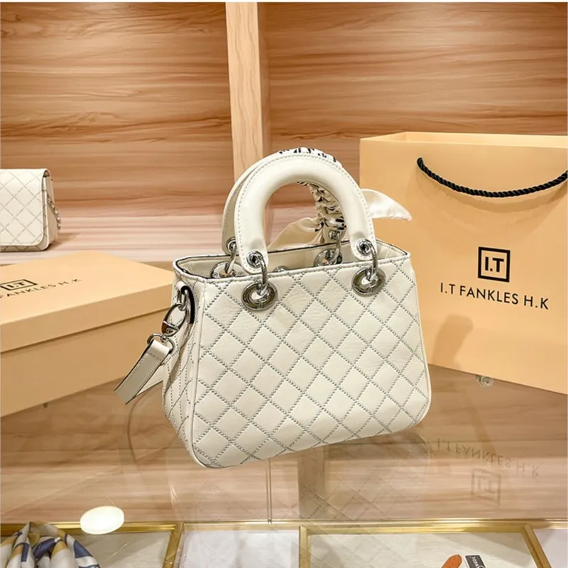 Brand Women's Handbag 2025 New Autumn and Winter High-End Texture Designer Light Luxury Diamond Grid Single Shoulder Crossbody