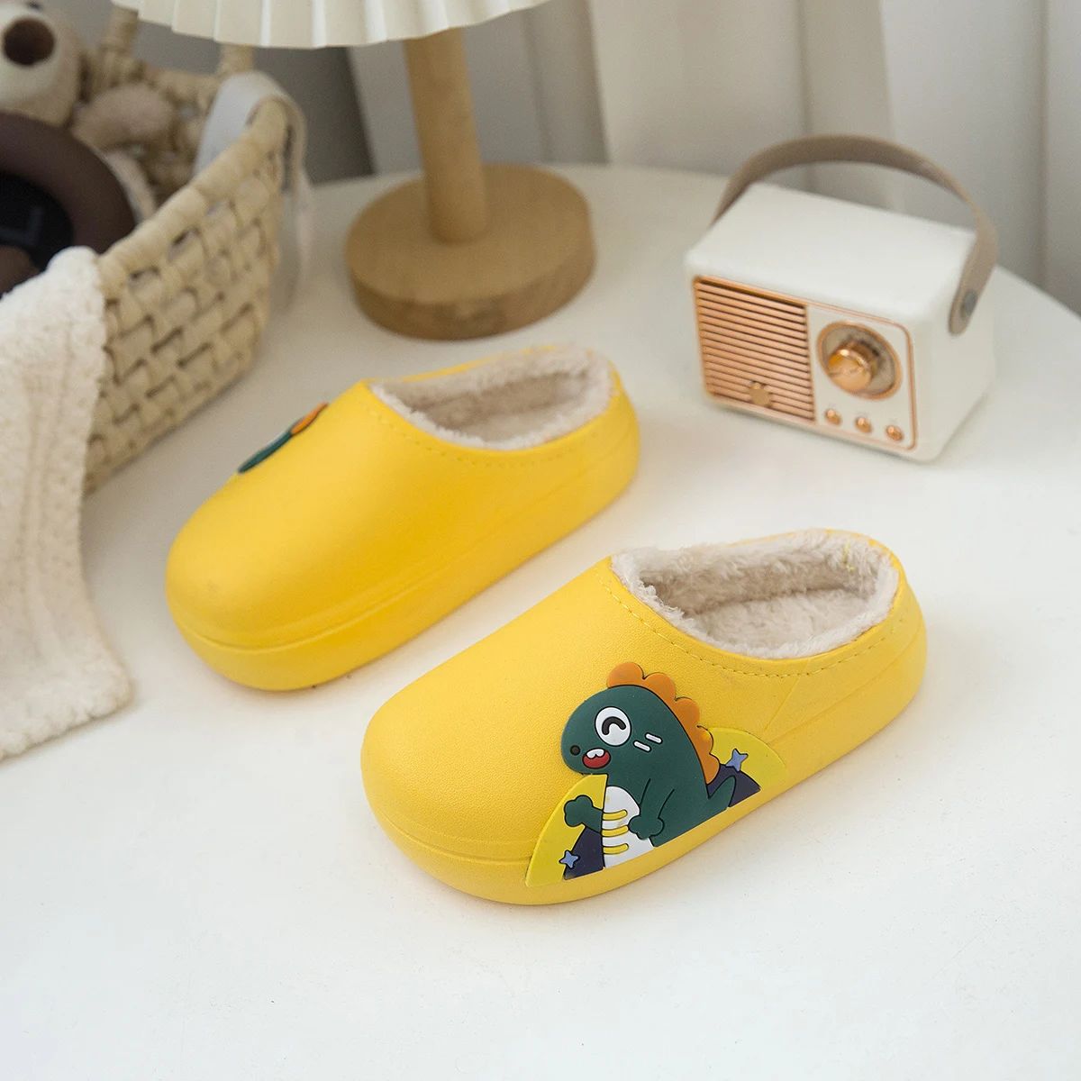 

Lightweight and warm home cotton slippers, children's cotton slippers, winter cartoon cute animals, boys and girls