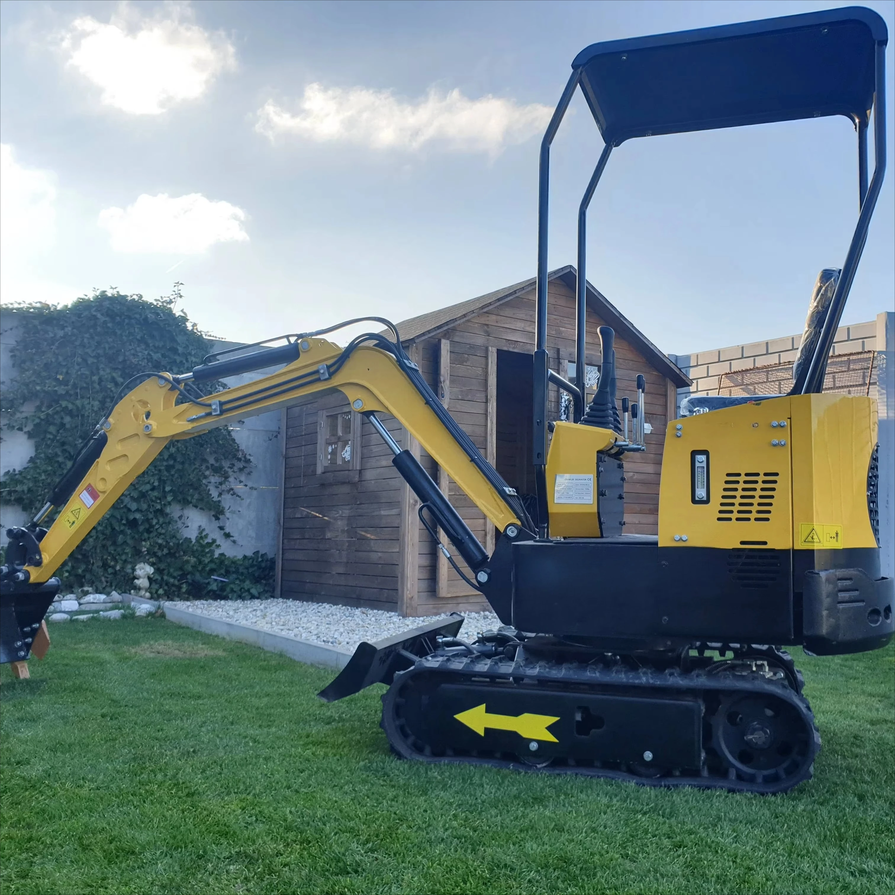 Free Shipping 1000kg Hydraulic Mini Excavator With Competitive Prices