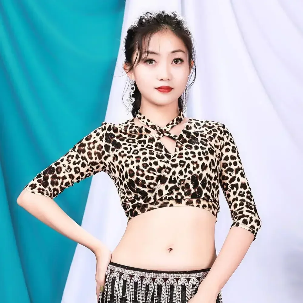 เสื้อเต้นรำผู้หญิงพิมพ์ลายเสือดาว, เสื้อครอปเอวลอยสแปนเด็กซ์ครึ่งแขนยืดหยุ่น