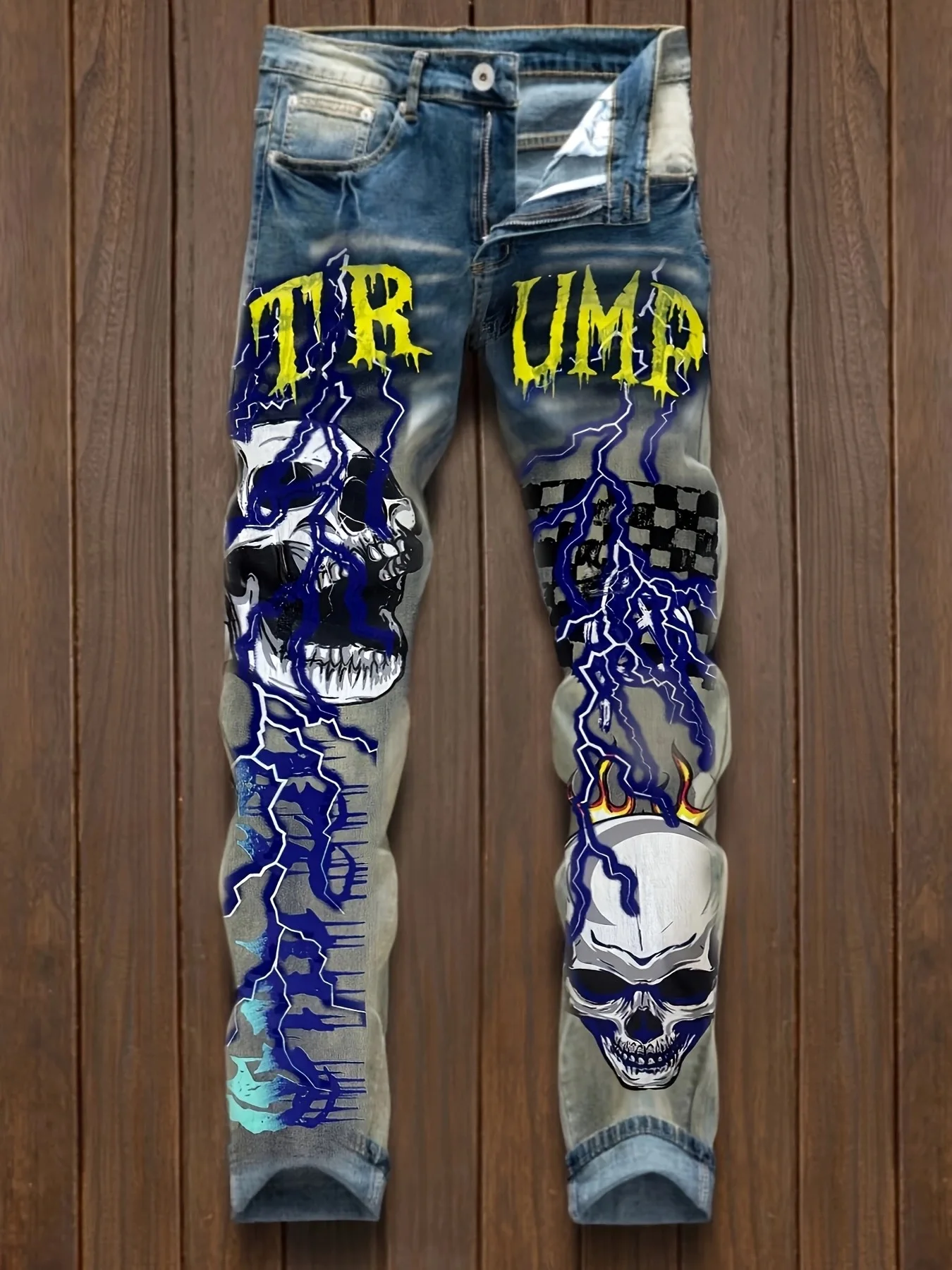

European and American new printed holes to make old trendy fashion jeans