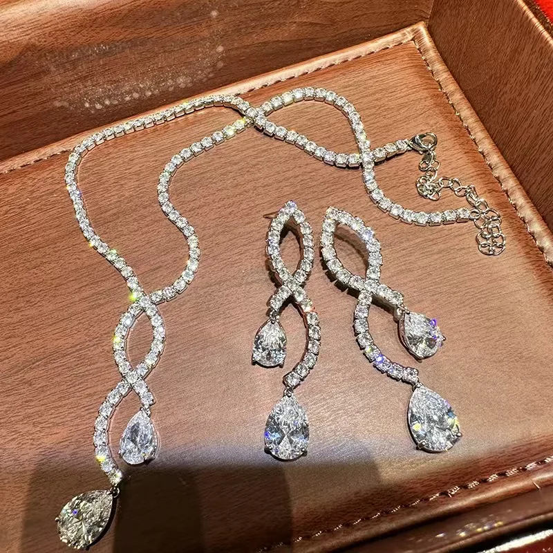 

Light Luxury Elegant Cross Curved Lines Zircon Necklace Earring Fashion Woman Jewelry Set Dress Banquet Accessories High-Quality