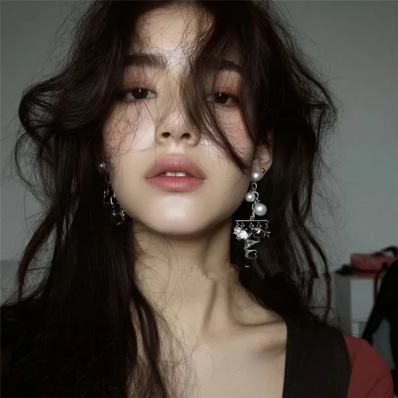 

Sweet-Cool Butterfly Diamond-Pearl Earrings Fashionable Elegant Design High-End Feelings Women's Daily Party Accessory