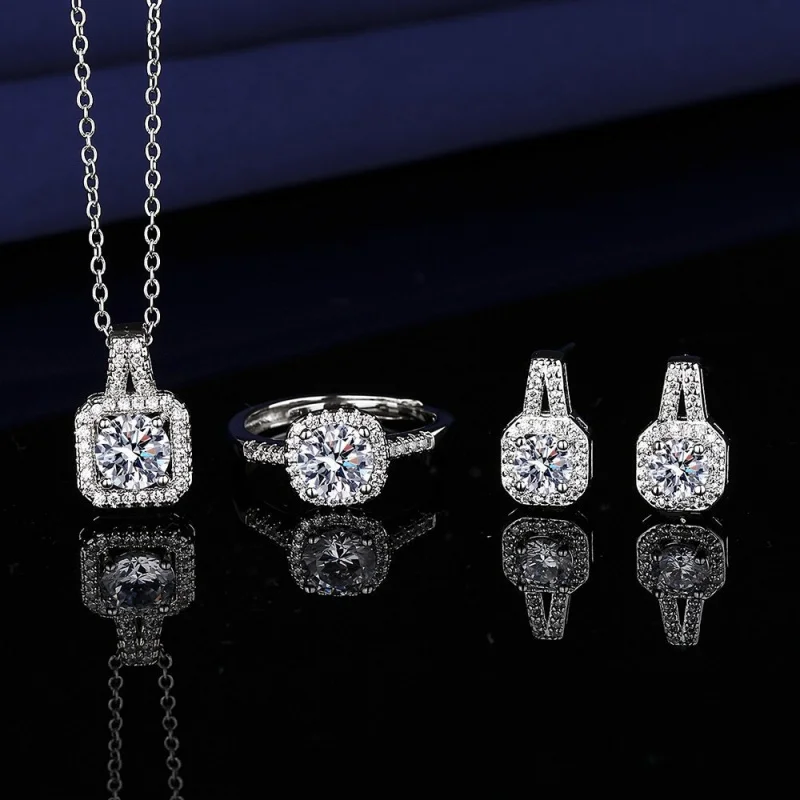 

Fashion Zirconia Princess Square Pendant Set (ring, earrings, pendant and necklace), suitable for women to wear. Exquisite jewel