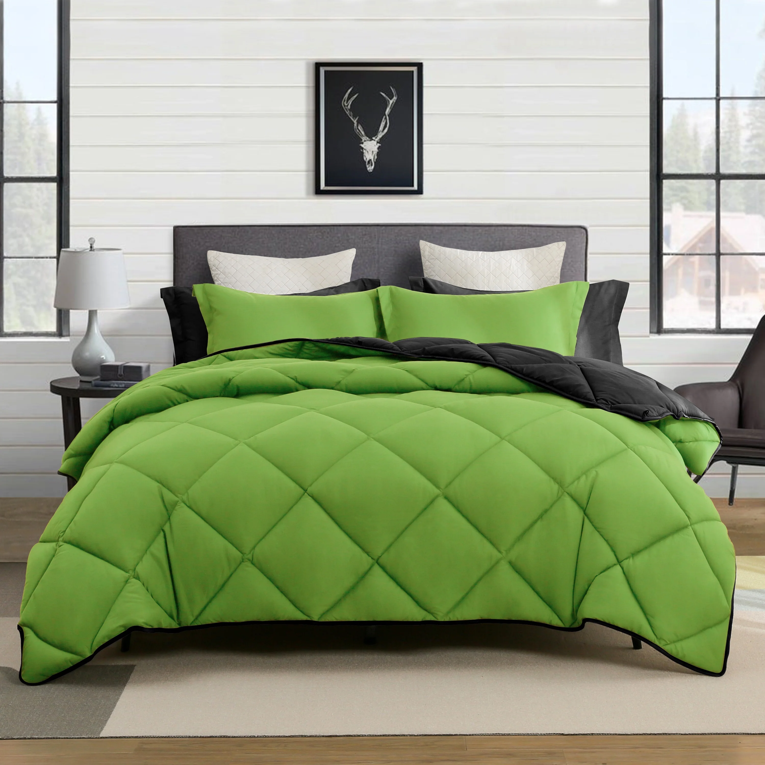 

Double-Sided Colored Fiber Bed with 550 Filling Power, an All-Season to Down, Featuring a Super Soft And Fluffy Design. This Qui