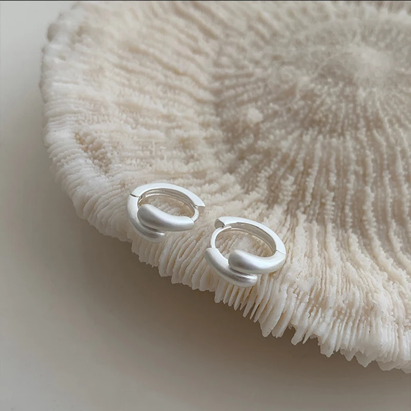 

New Hot 925 Sterling Silver Design With Round Earrings High-end Trendy Temperament Fashionable And Suitable For Women's Jewelry