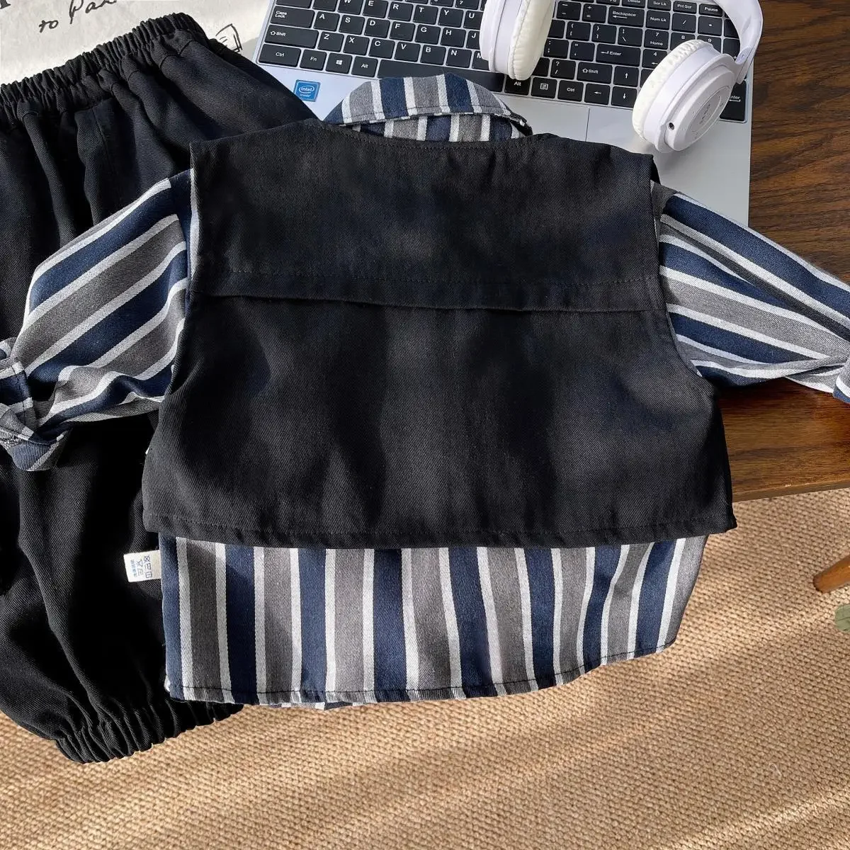 

Spring and Autumn Children's Clothing Set Fashionable 2026 New Boys' Long Sleeve Shirt+Vest Pants 3-Piece Set