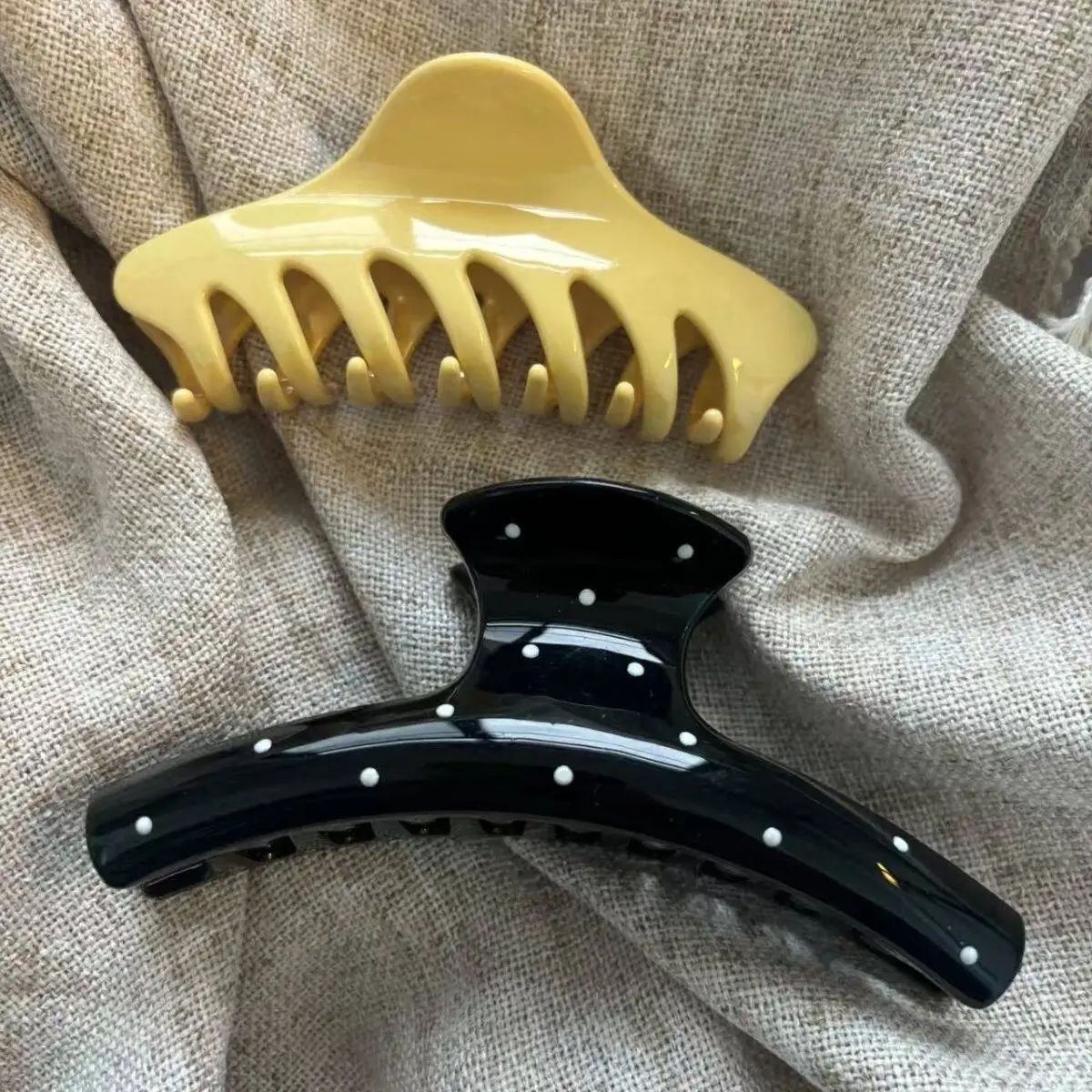 Korean style black polka dot hair clip, shark clip, yellow keel hair clip, elegant hair accessory.