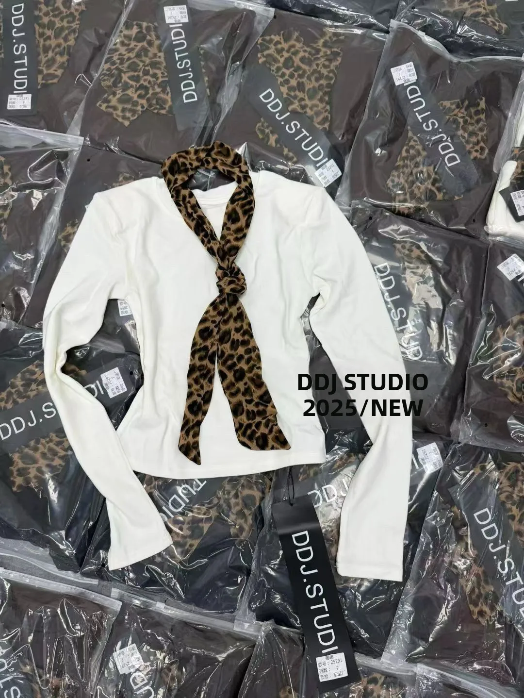 

Новинка осени 2022, корейская модная длинная футболка Sve с леопардовым принтом Sa, женская футболка для похудения, топ из дышащего хлопка