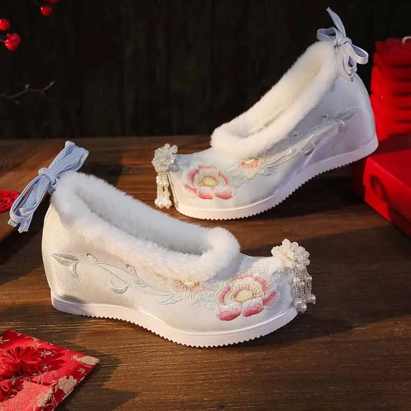 Women`s Plus Size 41# Hanfu Embroidered Shoes Chinese Beijing Cloth Shoes Traditional Embroidered Hanfu Shoes Plus Size 34-41#