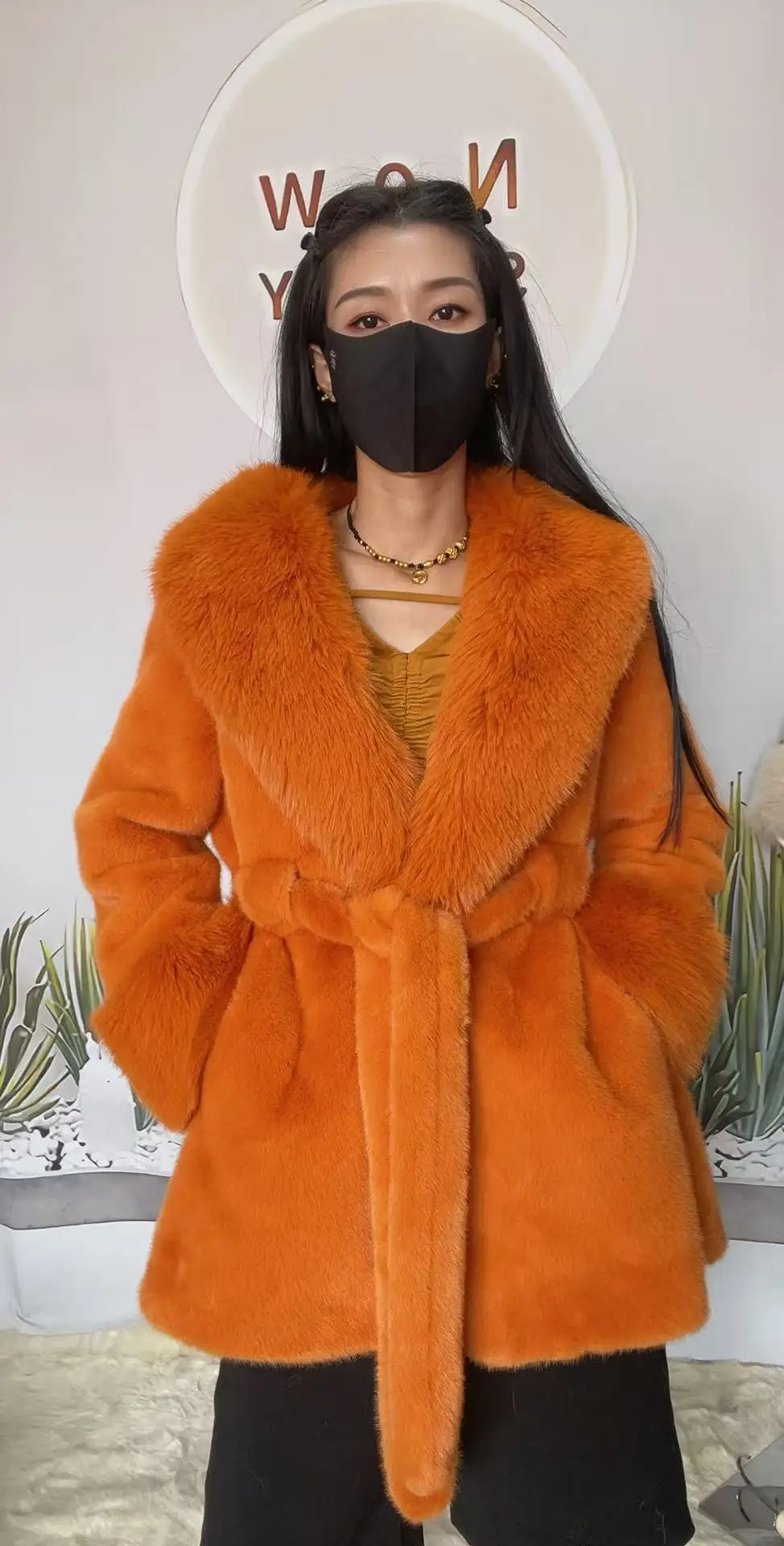 Luxury High Quality New Large Fur Collar Fur Coat Belt Slim Jacket Women Winter Warm Eco-Friendly Mink Fox Fur Coat Premium Tops