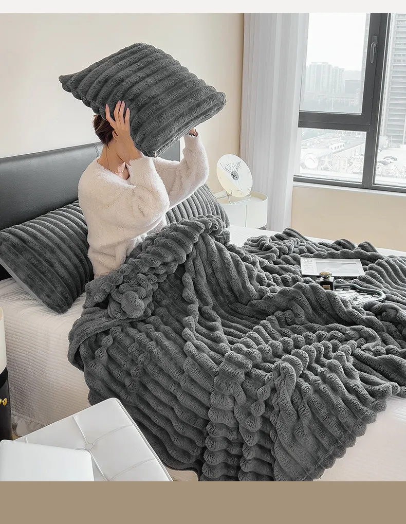 2025 Herbst- und Winter-Neuheit: Einfarbige Decke aus Imitatkaninchenfell, Verdickte Decke, Zieh-Milchfleece-Decke, Ohne Kissenbezug – Detail 16
