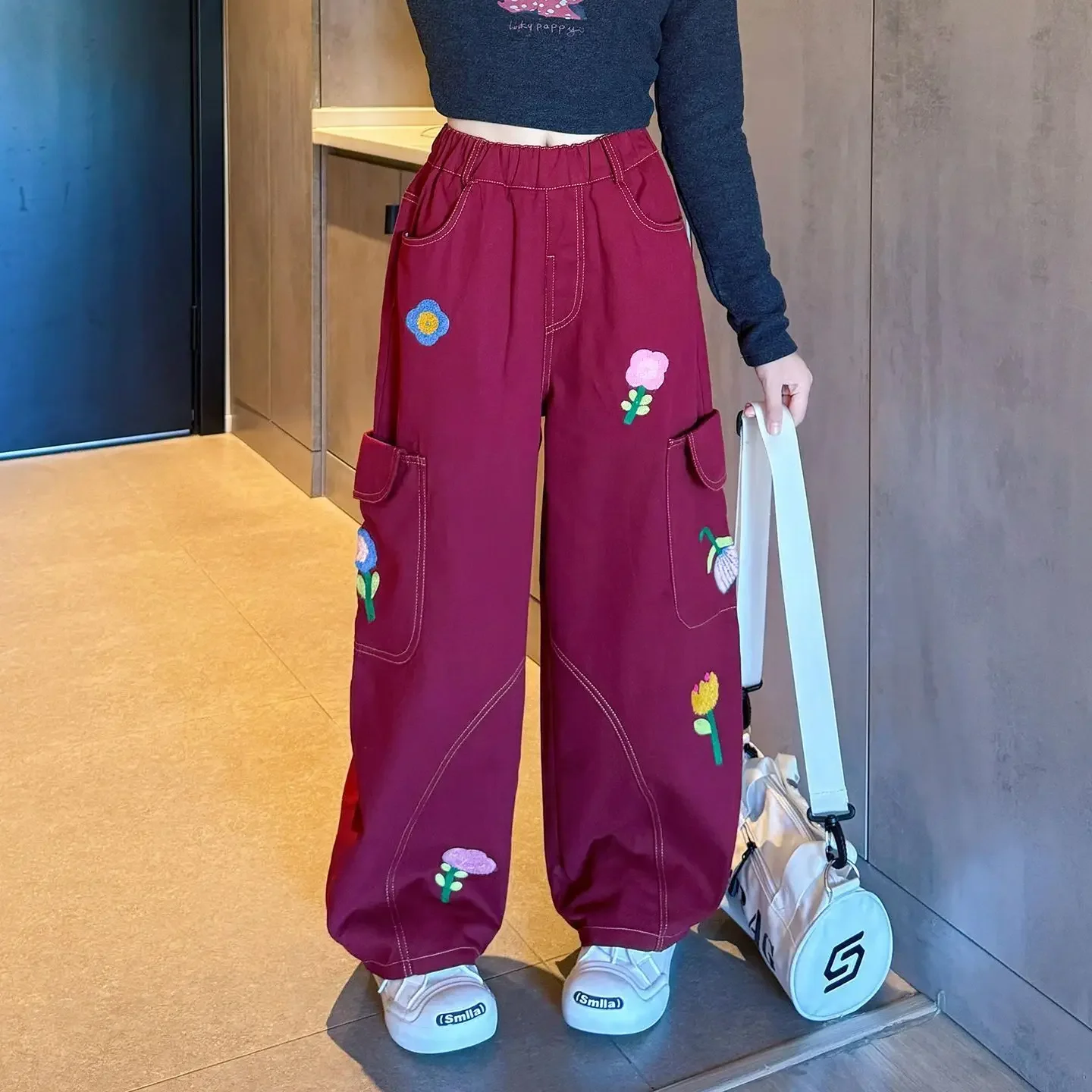 Vintage Floral Print Girls' Cargo Pants Burgundy Spring Middle School Workwear Slimming Versatile Trousers with Multiple Pockets 2