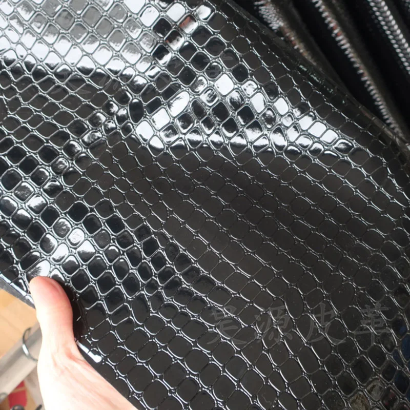 Good Black Shinning Stone Crocodile Faux Crocodile Stripe Pattern Pu Leather Fabric Diy Bag/Sofa/Belt Material