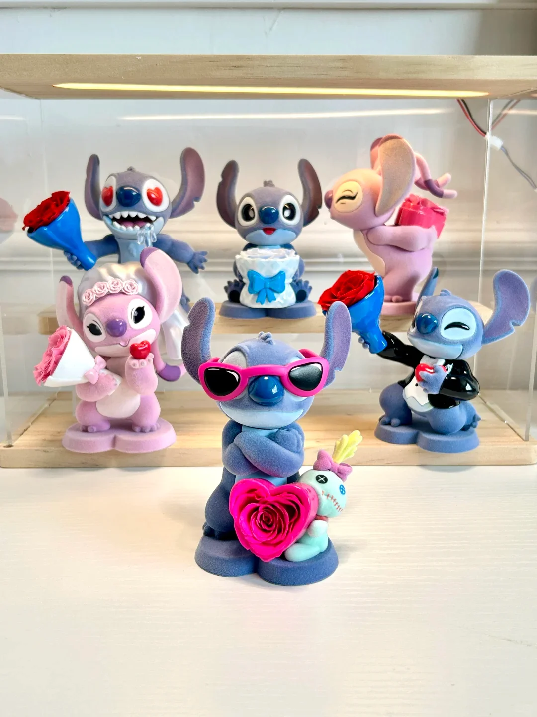 

Новые продукты на складе Stitch Sweet Cool Adventure Series Модные игрушки Статуэтки Настольные украшения Слепые коробки для мужчин и женщин