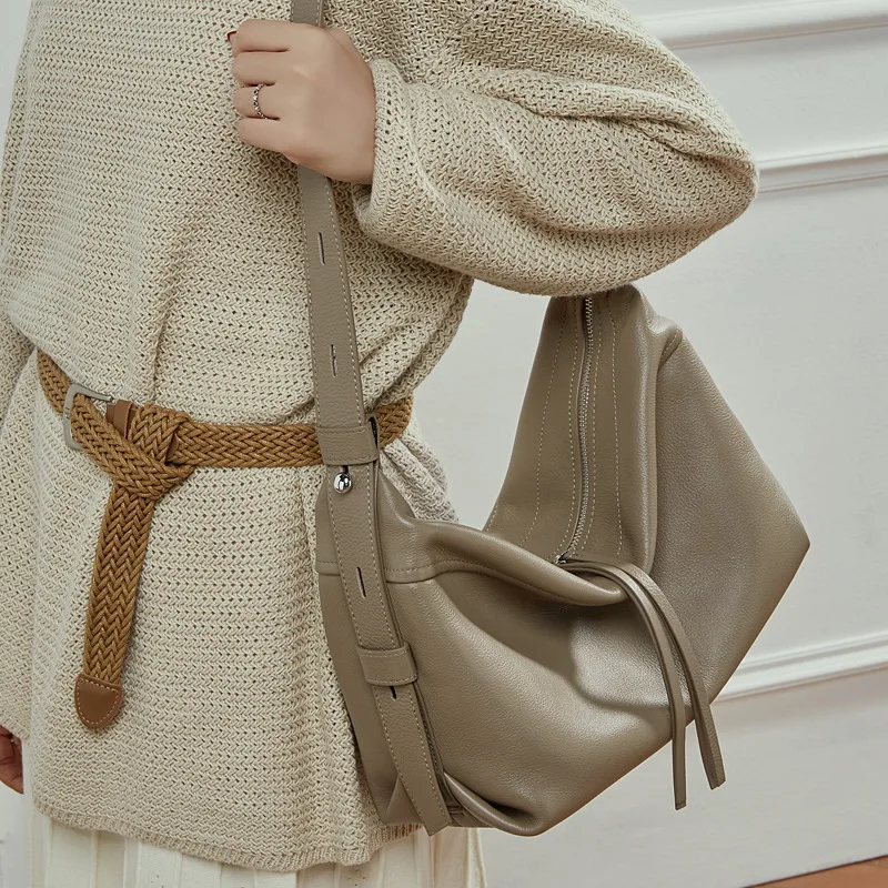 

2025 New First-layer Cowhide Women's Bag Large-capacity Tote Messenger Bag Casual Versatile Leather Premium Feeling Bag