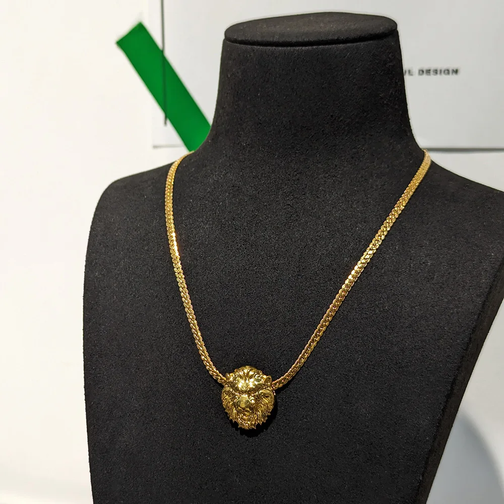 

Old Qianfeng European and American Retro Lion Leopard Head Three-dimensional Necklace Snake Bone Metal Chain Pendant Necklace