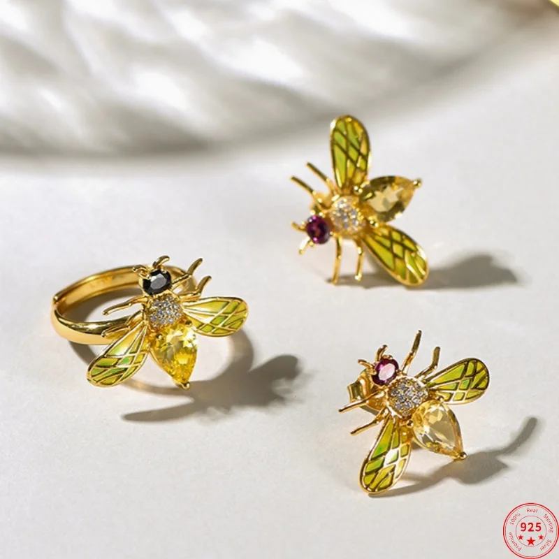 

Женские серьги-гвоздики из серебра 925 пробы с фианитом и шотландским топазом