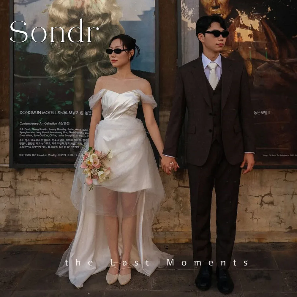 

Sondr Customized 2026 New Off the Shoulder Short Korean Wedding Dresses Hi-Lo Satin Photo Shoot Bridal Party Gown for Bride