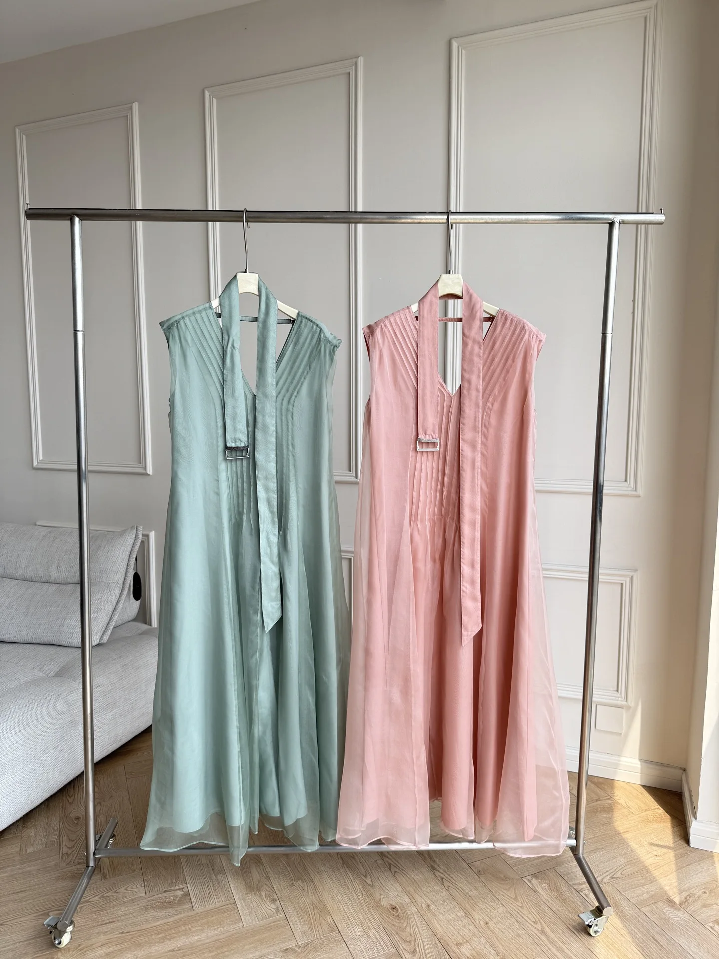 2026 Summer Clear Soft Light V-neck Sleeveless Dress