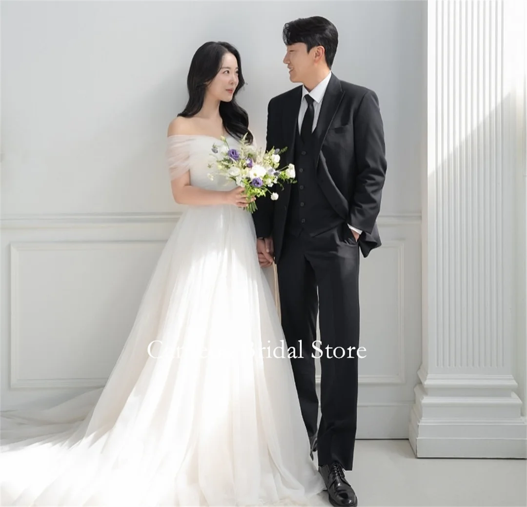 

Cameos Fashion Korea Off Shoulder Wedding Dresses Ruched Floor Length Photo Shoot Corset White Tulle Customized Bridal Gown
