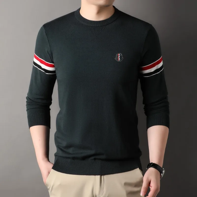 2024 Autumn and Winter New Men\'s Fashionable Round Neck Base Sweater Classic Casual Striped Fashionable Men\'s Pullover Sweater